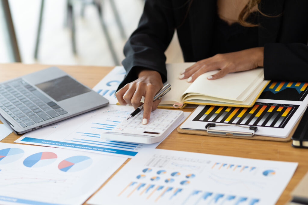 accountant-audit-work-calculator-and-papers